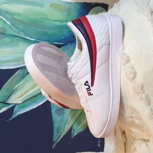 Fila Men's Low Indoor Court Shoe SZ 12